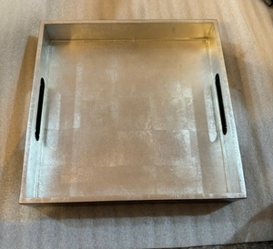 Bandeja redonda de madera con lacado dorado brillante para decoración de interiores de alta gama y hoteles profesionales. - Product Image 5
