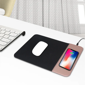 <span class=keywords><strong>Tapis</strong></span> <span class=keywords><strong>de</strong></span> <span class=keywords><strong>souris</strong></span> à chargement sans fil 15W Qi caoutchouc cuir magnétique détachable forme <span class=keywords><strong>ergonomique</strong></span> protection contre les radiations en stock - Product Image 2