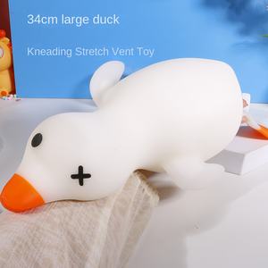 Jouet sensoriel <span class=keywords><strong>anti</strong></span>-<span class=keywords><strong>stress</strong></span> en TPR géant en forme de fraise pour garçons et filles de 5 à 7 ans, vente en gros - Product Image 2