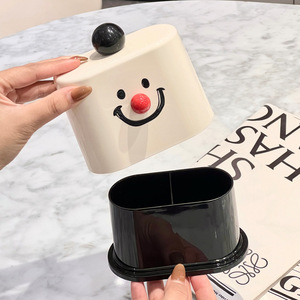 Porte-cure-dents en forme de visage souriant, boîte de rangement de bureau en plastique avec nez rouge et couvercle noir, pour la cuisine ou le salon - Product Image 4