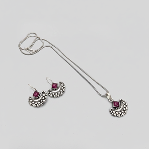 Juego de Collar con Colgante de Piedra Pota en Color Rosa Oscuro Oxidado, Joyería Fina Elegante de Jewelemarket - Product Image 2