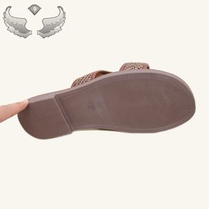 High-quality Fashionable Retro <b>Open</b>-<b>toe</b> Lightweight Durable and Comfortable Outdoor Metal Breathable Women Sandals and slippers - Product Image 6