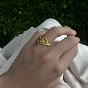 Brazalete de Moda en Acero Inoxidable 316L con Baño de Oro PVD, Diseño Sostenible y Resistente - Product Image 3