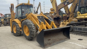 Chargeuse-pelleteuse JCB 4CX/3CX d'occasion à bas prix, vente de matériel d'occasion, 7000 kg, moteur en bon état, certifiée CE - Product Image 6