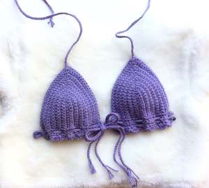 Top de bikini de ganchillo "Sweet Mel" con lazos en la parte delantera Handmade Creations - Product Image 1