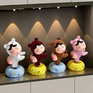 Adorno Creativo de Crayon Shin-chan con Trasero de Durazno, Decoración de Escritorio, Adorno para Coche, Decoración Adorable - Product Image 1