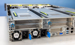 Serveur RS720A E12 RS12U 2U double AMD SP5 1600W Platinum 12 baies NVMe SATA SAS haute performance en rack, en stock - Product Image 3