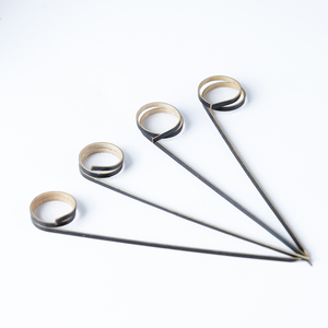 Fábrica al por mayor negro 12 centímetros anillo de dedo cuerda bastón de caramelo palos cóctel fiesta palos decoración de frutas palos de bambú - Product Image 4