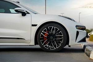 ZE EKR 001 AWD 2024, Vehículo Eléctrico de Lujo - Product Image 6