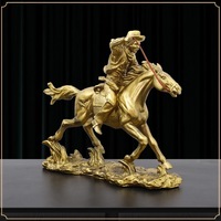 Sculpture d'art personnalisée Statue de personnage de cavalier en or Figurine de cow-boy Objets décoratifs pour la décoration de la maison du salon