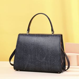 Sac à bandoulière croisé femme, nouveau motif poisson perlé lisse, bandoulière unique, style classique, haut de gamme, mode tendance - Product Image 2