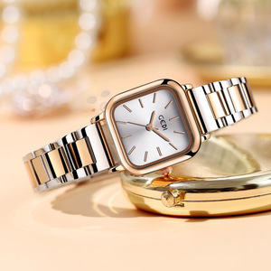 Reloj de Mujer Elegante con Esfera Cuadrada de Navidad, Números Romanos Retro, Correa de Acero, Cuarzo - Product Image 3