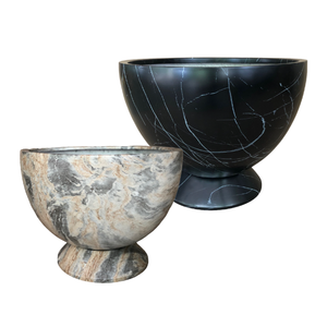 Pot de fleurs décoratif moderne en fibre de verre à motif marbre avec piédestal, prêt à être expédié, pour jardin extérieur et patio - Product Image 1