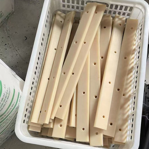Glissière à rouleaux en nylon pour pièces de flèche télescopique de grue de dépannage, composant plastique sur mesure - Product Image 3