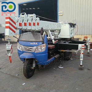 Mini-grue à trois roues à double alimentation, très demandée, avec plusieurs sections de flèche pour travaux de levage en milieu rural, intérieur et sites étroits - Product Image 4