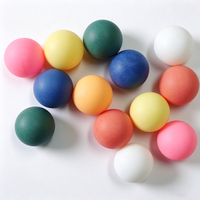 Balles de tennis de table en plastique multicolores brillantes sans couture, idéales pour les activités interactives de vacances pour tous les âges