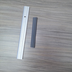 Cuishi Joint de bas de <span class=keywords><strong>porte</strong></span> moderne personnalisé en aluminium avec brosse en PP, flexible, anti-poussière, facile à installer - Product Image 2