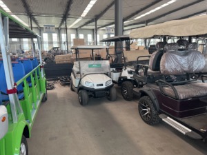 电动四座高尔夫球车 30-50公里/小时 90公里续航里程 - Product Image 5
