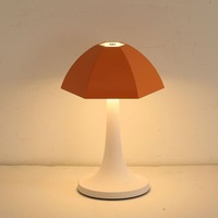 Lampe de table LED moderne en forme de champignon, à piles, avec commande tactile, design petit parapluie pour salon