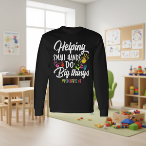 Camiseta de Manga Larga para Niños, con Estampado Digital, Cuello Redondo, Unisex, con la Frase "Ayudando a Manos Pequeñas a Hacer Grandes Cosas" - Product Image 2
