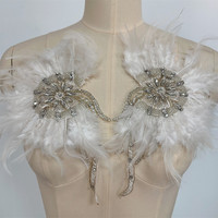 Applique florale 3D perlée de haute qualité avec pompon et strass lourds scintillants pour panneau de corsage, accessoires de décoration de robe de luxe DIY