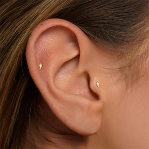 Pendiente de Oreja Individual de Oro 18K y Plata de Ley S925, Diseño de Rombo Pulido con Tiburón y Pez Dorado, Parte Trasera Plana - Product Image 4