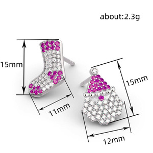 Orecchini a Perno Asimmetrici Natalizi, Gioielli per Orecchie a Tema Festivo per Donne, Accessorio Regalo per Uso Quotidiano e Outfit da Festa - Product Image 4