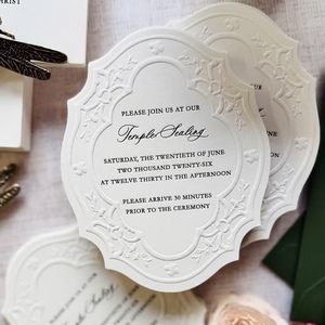 Tarjeta de Felicitación en Forma de Abanico de Cartulina Blanca con Relieve Floral, Decorada con Borla, Impresa con Serigrafía - Product Image 3