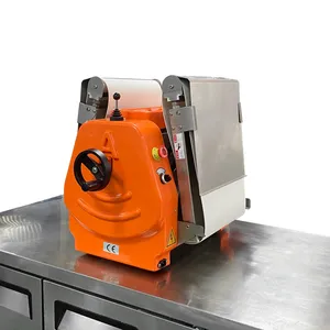 Baking Equipment desktop mini dough sheeter pizza machine manual dough press for flaky croissant