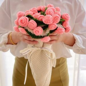 Couverture <span class=keywords><strong>de</strong></span> <span class=keywords><strong>bouquet</strong></span> <span class=keywords><strong>de</strong></span> <span class=keywords><strong>roses</strong></span> tissée à la main prête à l'emploi pour fleurs <span class=keywords><strong>de</strong></span> muguet <span class=keywords><strong>et</strong></span> <span class=keywords><strong>de</strong></span> marguerites au crochet, décoration intérieure <span class=keywords><strong>et</strong></span> cadeaux <span class=keywords><strong>de</strong></span> vacances - Product Image 4