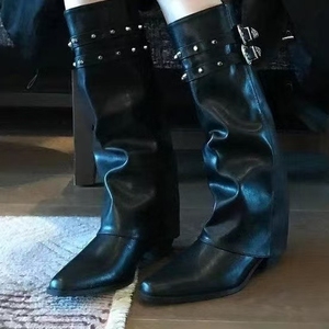 Vente en gros directe d'usine : <span class=keywords><strong>Bottes</strong></span> équestres cloutées vintage Y2K américaines au design unique, <span class=keywords><strong>bottes</strong></span> courtes automne/hiver pour femmes de petite taille - Product Image 2