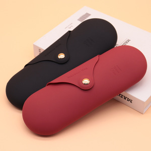 Étui à crayons en silicone ovale de grande capacité, fermoir magnétique à pression, étanche, couleur unie, pochette à stylos portable, papeterie pour étudiants - Product Image 3