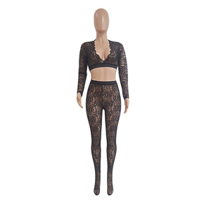 Conjunto de 2 piezas de malla transparente con aberturas para mujer: Top corto con cuello en V y leggings ajustados a juego, ideal para ropa urbana y discoteca. - Product Image 3