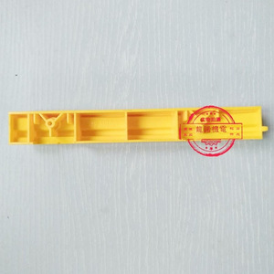 Tira de plástico amarilla para escaleras mecánicas SCS3199000102, pieza de marco de escalón de aleación de aluminio BK-211 para escaleras mecánicas - Product Image 2