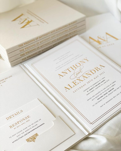 Boîte <span class=keywords><strong>d</strong></span>'invitation personnalisée en velours <span class=keywords><strong>champagne</strong></span> à couverture rigide avec feuille <span class=keywords><strong>d</strong></span>'<span class=keywords><strong>or</strong></span> et ruban de luxe Boîtes rigides <span class=keywords><strong>d</strong></span>'estampage Impression - Product Image 1