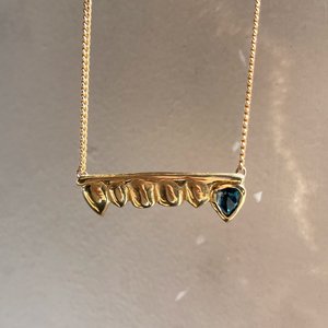Collar de colmillos de demonio, cadena de clavícula incisiva, colgante de Zirconia con gota de agua, acero inoxidable, chapado en oro genuino