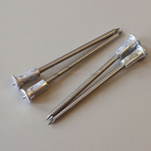 Clous d'isolation bimétalliques avec tige en acier inoxydable et base en aluminium pour applications marines, pour la soudure et la soudure par points - Product Image 1