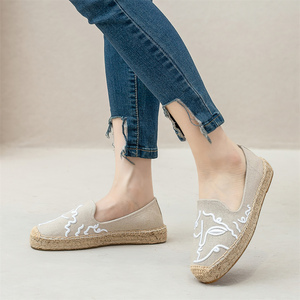 Nouvelles Espadrilles Beige Brodé pour Femme, à Bout Fermé, avec Broderie Abstraite Blanche, en Jute Tressé, Chaussures d'Été à Plateforme - Product Image 4