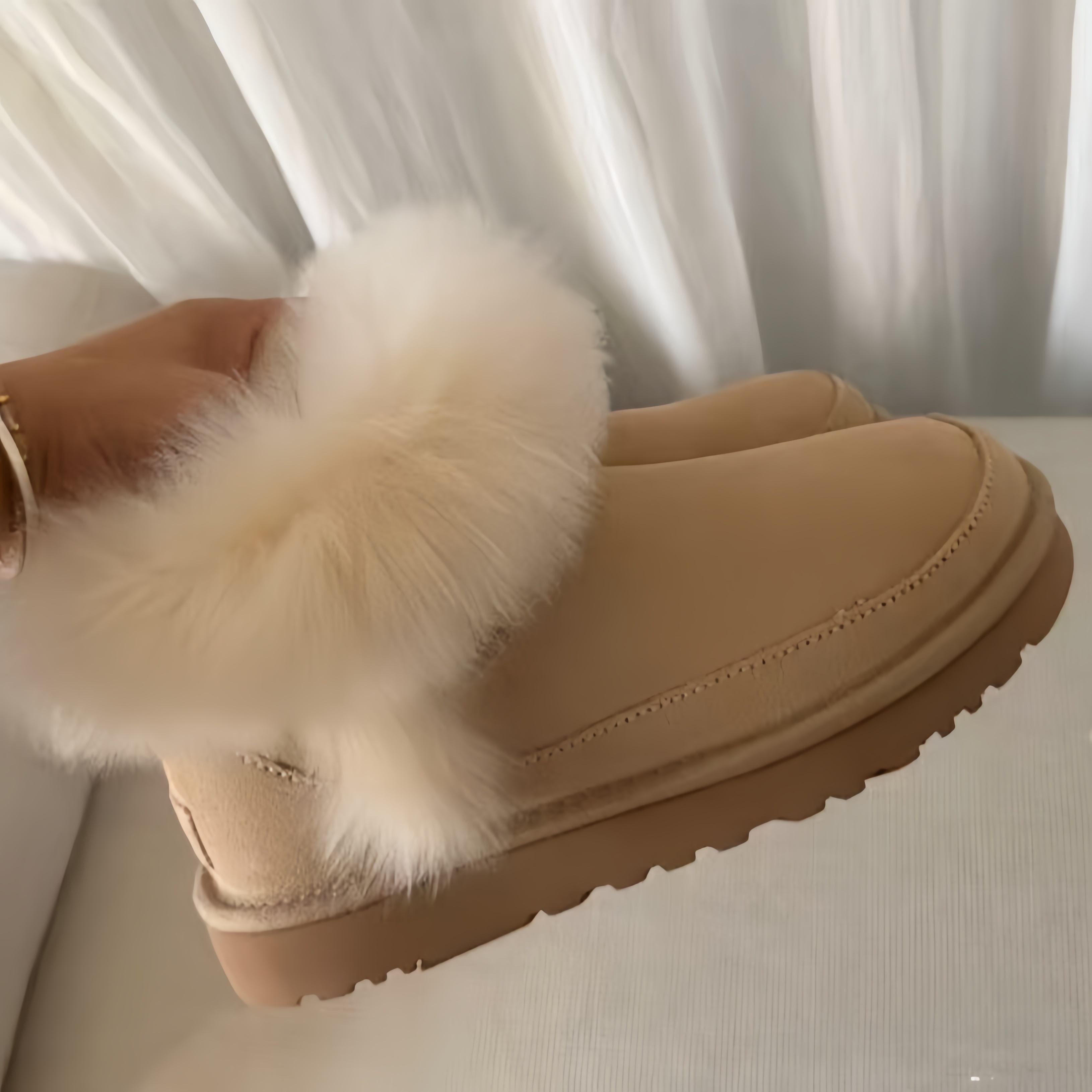 สีน้ำตาลอ่อน