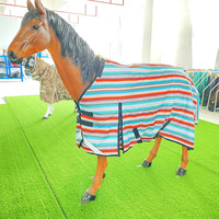 Ventes en gros de couvertures pour chevaux, tapis pour chevaux, vêtements d'écurie pour chevaux, couvertures d'hiver imperméables et confortables pour chevaux