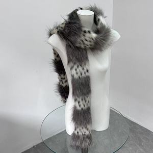 Écharpe longue tricotée chaude en fausse <span class=keywords><strong>fourrure</strong></span> pour femme, idéale pour les fêtes d'hiver, avec logo personnalisé, de notre usine avec 17 ans d'expérience - Product Image 4