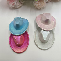 Vente en gros de nouveaux chapeaux décoratifs de haute qualité pour chiens et chats, mini chapeaux de cowboy néon, laser lumineux, accessoires de fête d'anniversaire, accessoires de poupée western