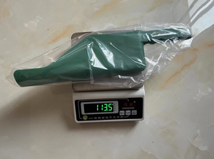 Cuillère de nettoyage de gouttière en plastique à usage multiple Outil de toit flexible pour enlever la saleté, les débris et les feuilles pour le jardin et l'avant-toit Cuillère à gouttière - Product Image 6