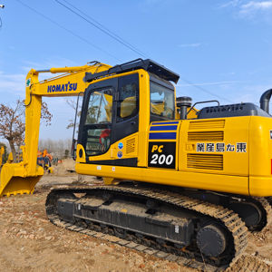 Excavatrice Komatsu PC200 d'occasion en bon état Origine Japon à vendre avec prix d'usine-Composants de la boîte de vitesses du moteur inclus - Product Image 1