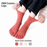 Chaussettes mi-mollet cinq doigts pour femmes OEM, en mélange coton-élasthanne, élastiques, à doigts séparés, pour le yoga, le fitness et le quotidien, conception personnalisée