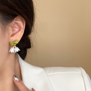Green Bell Tulip Flower <b>Earrings</b> Gentle Wind Paint Bow <b>Girl</b> Temperament <b>Earring</b> - Product Image 2