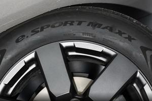 YK Motors Modèle 2025 <span class=keywords><strong>RAV</strong></span> <span class=keywords><strong>4</strong></span> SUV Essence 2.0L Transmission intégrale Nouvelle Caméra de recul Boîte de vitesses automatique Pneus R18 Sièges en cuir Noir Euro VI Conduite à gauche - Product Image 6