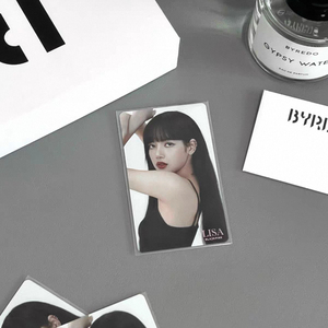 9.9 por 50 Tarjetas Coleccionables Oficiales de Lisa de BLACKPINK - Recubrimiento UV, Acabado Brillante, Perfectas para Fans y Coleccionistas de K-pop! - Product Image 1
