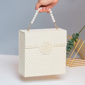 Luxury suede cardboard wedding invitation candy souvenir gift packaging box with pearl handle
