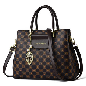 Fashionable <b>large</b> hluxury women autumn winter new elegant shoulder luxury trendy crossbody luxury versatile women's luxury - Product Image 6